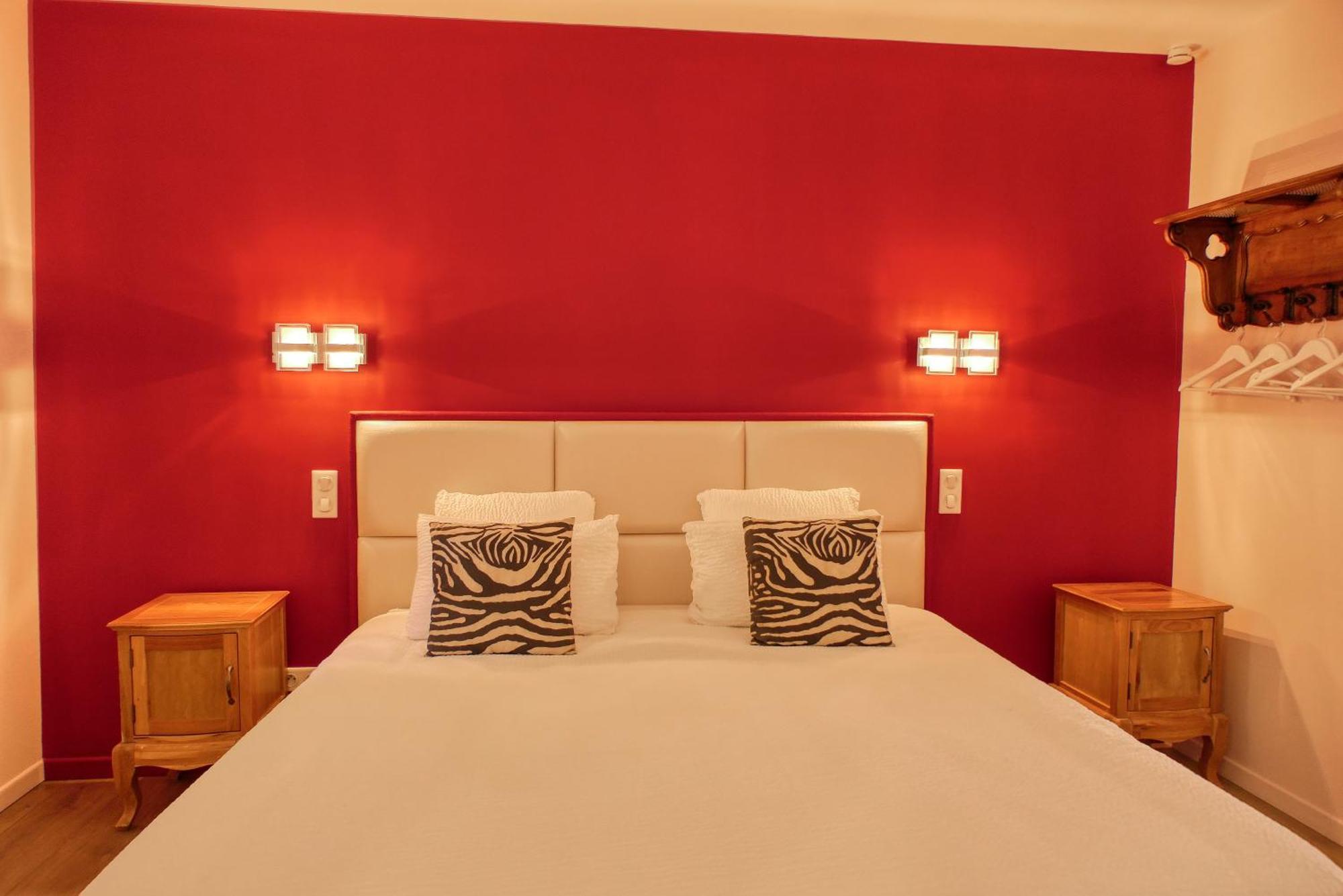 Le Hameau Fleur De Pierres , Chambre , Gite Et Table D'Hotes Murs  Exteriör bild