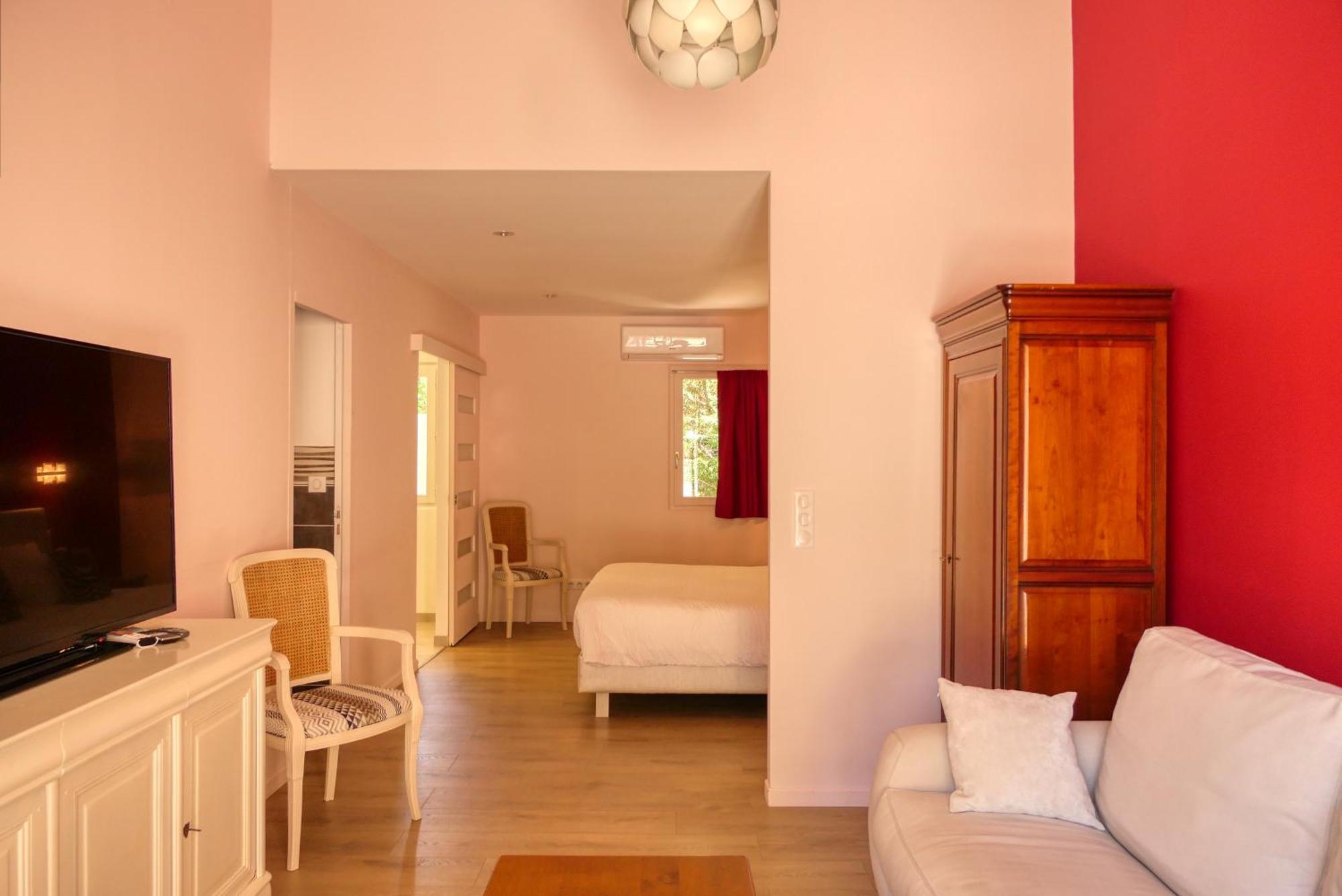 Le Hameau Fleur De Pierres , Chambre , Gite Et Table D'Hotes Murs  Exteriör bild