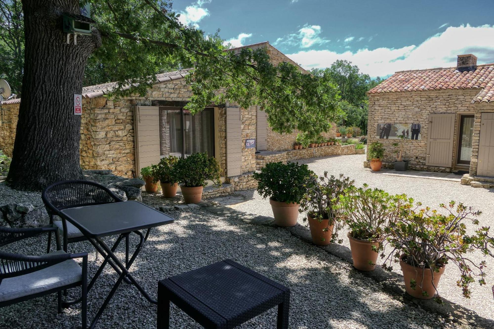 Le Hameau Fleur De Pierres , Chambre , Gite Et Table D'Hotes Murs  Exteriör bild