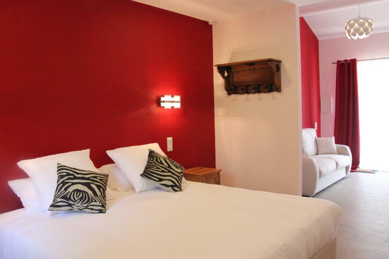 Le Hameau Fleur De Pierres , Chambre , Gite Et Table D'Hotes Murs  Exteriör bild