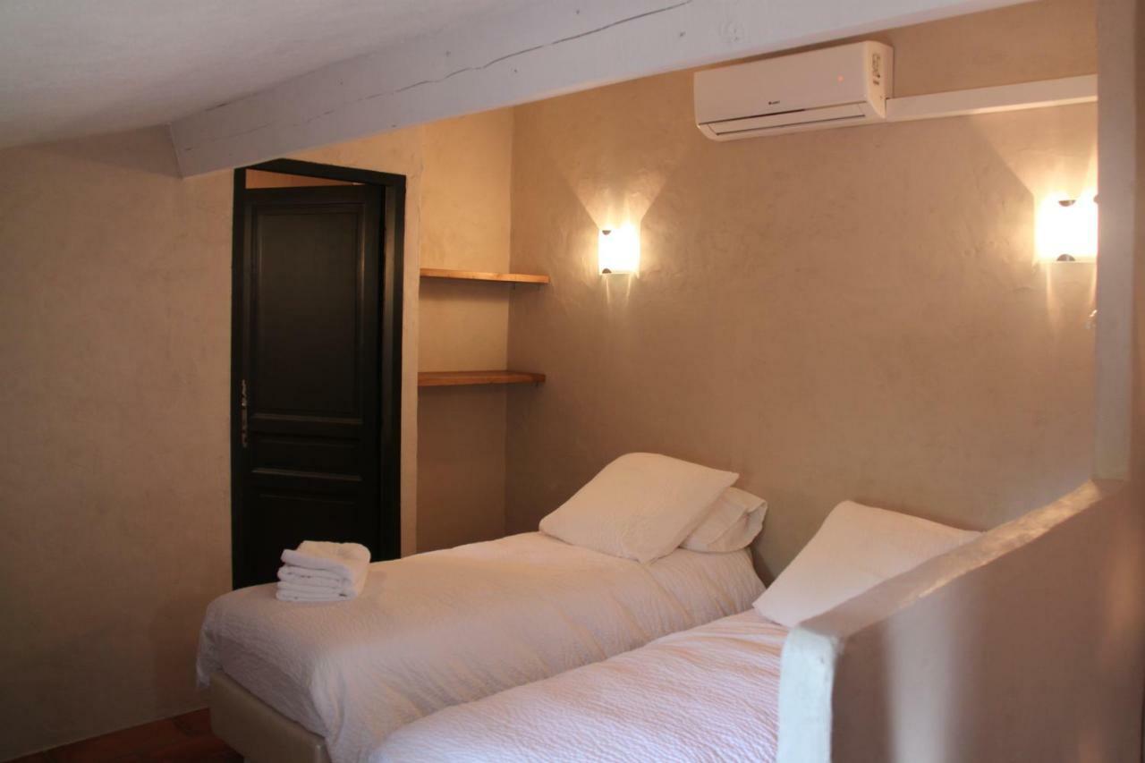 Le Hameau Fleur De Pierres , Chambre , Gite Et Table D'Hotes Murs  Exteriör bild