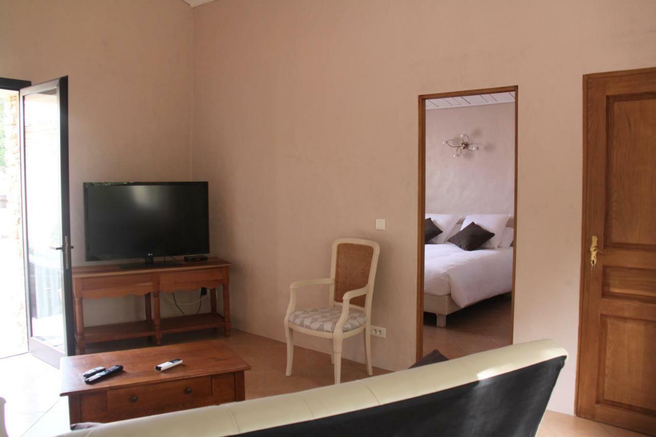 Le Hameau Fleur De Pierres , Chambre , Gite Et Table D'Hotes Murs  Exteriör bild